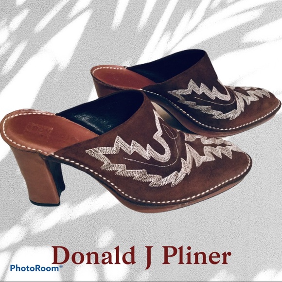Donald J Pliner Brown & White Design Mules - Picture 2 of 6